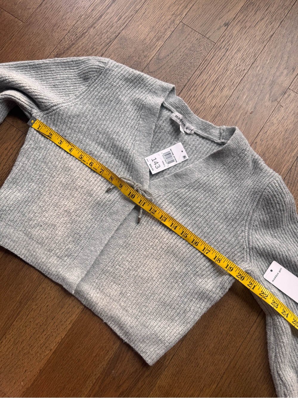 Madden Girl Light Gray Cropped Bow Detail V-Neck Cardigan - Picture 7 of 9